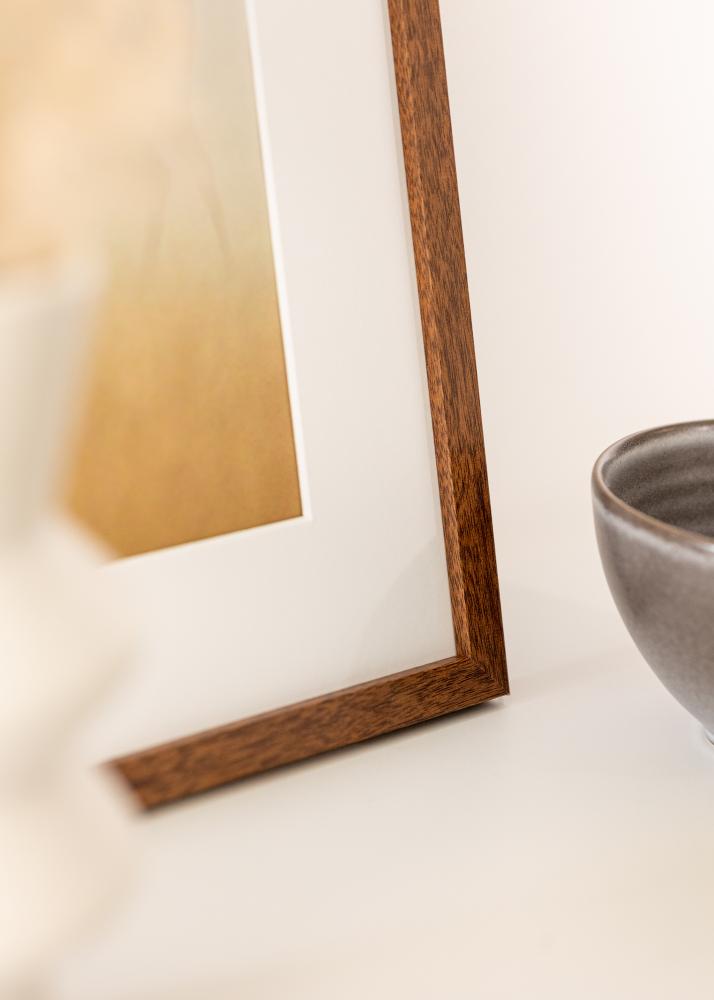 Okvir Modern topla rjava 40x50 cm - Paspartȗ Bela 30x40 cm