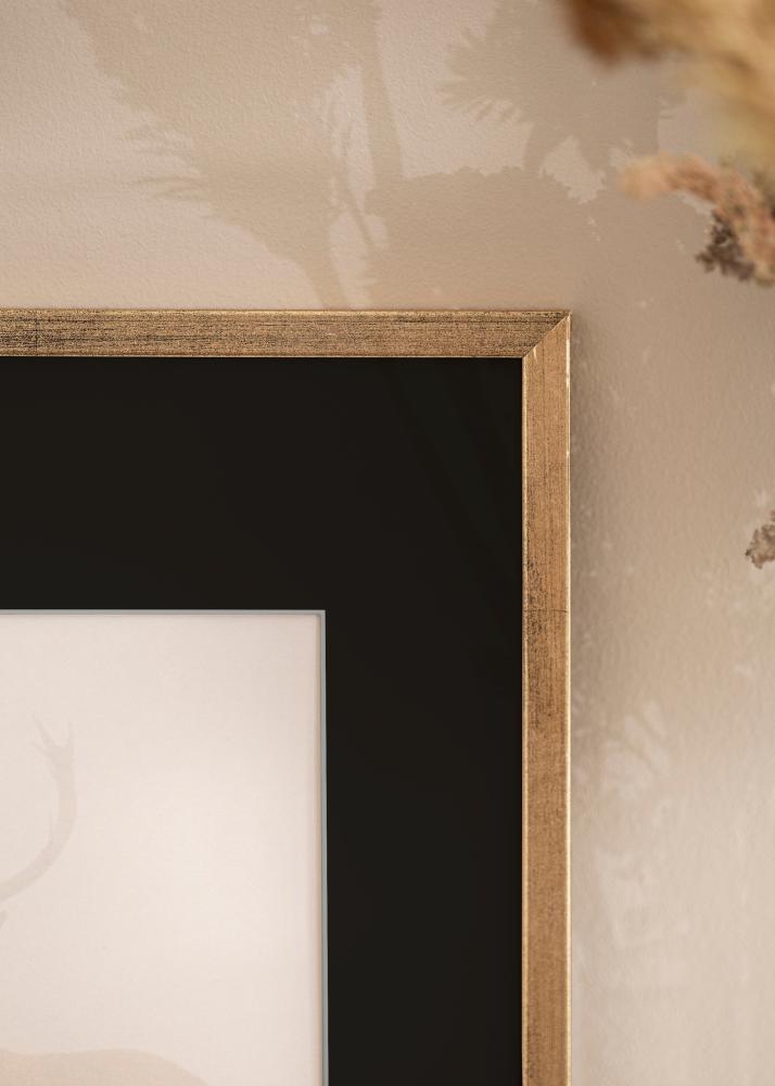 Okvir Galant Zlata 30x40 cm - Paspartŭ Črna 18x27 cm