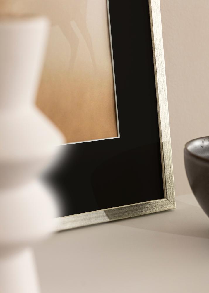 Okvir Galant Srebrna 40x50 cm - Paspartŭ Črna 12x16 inches