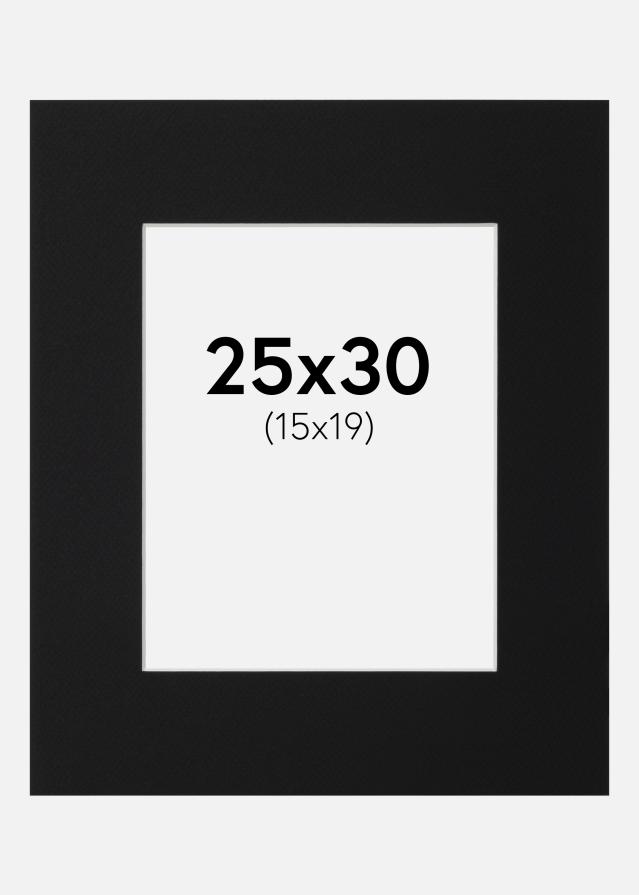 Paspartŭ Črni Standard (Belo Jedro) 25x30 cm (15x19)