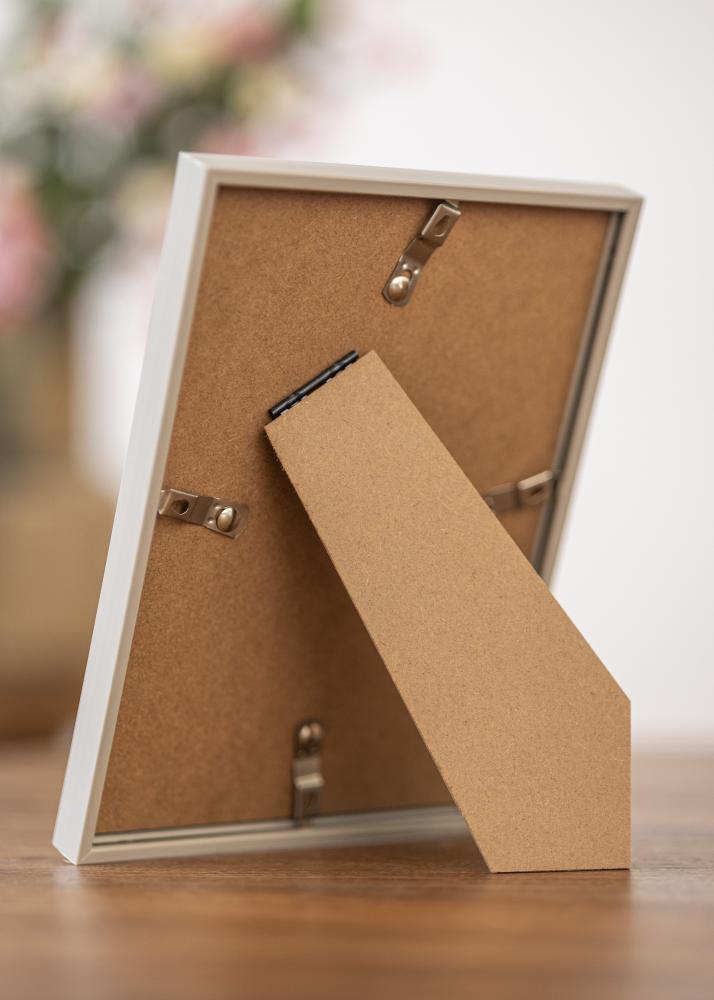 Okvir New Lifestyle zemeljsko siva 13x18 cm - Paspartȗ Bela 9x12 cm