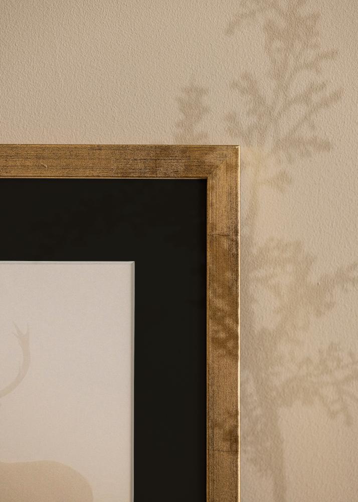 Okvir Eleganten Zlata 18x24 cm - Paspartŭ Črna 13x18 cm