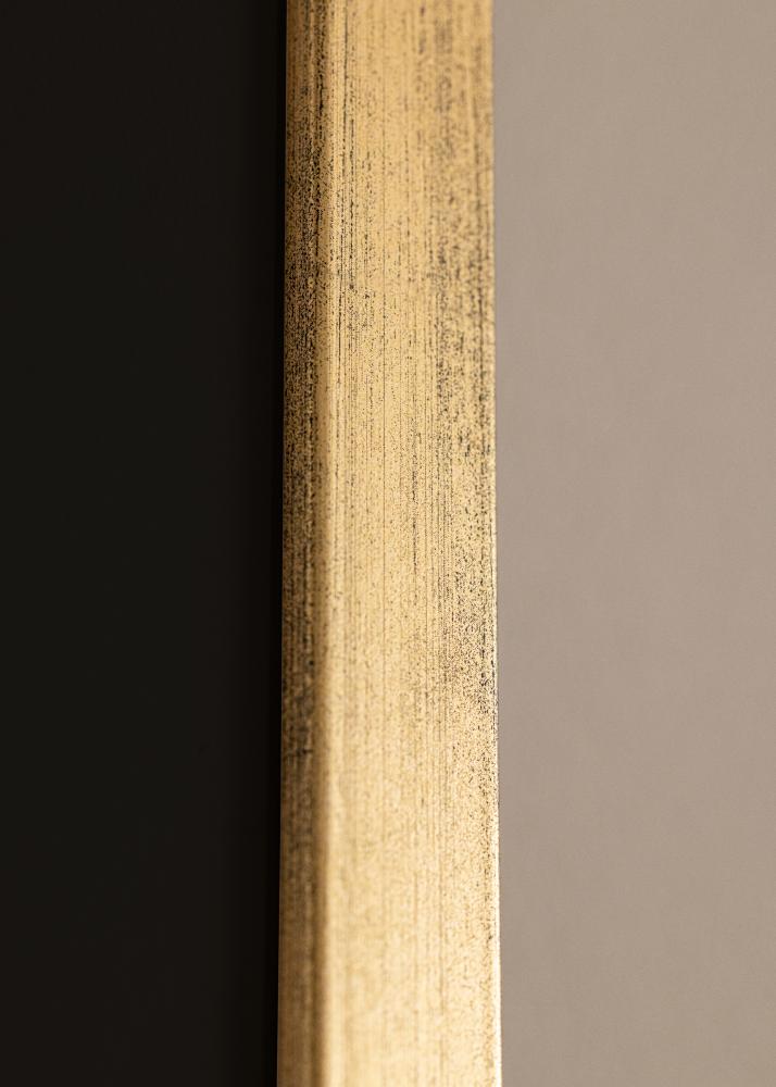 Okvir Eleganten Zlata 18x24 cm - Paspartŭ Črna 13x18 cm