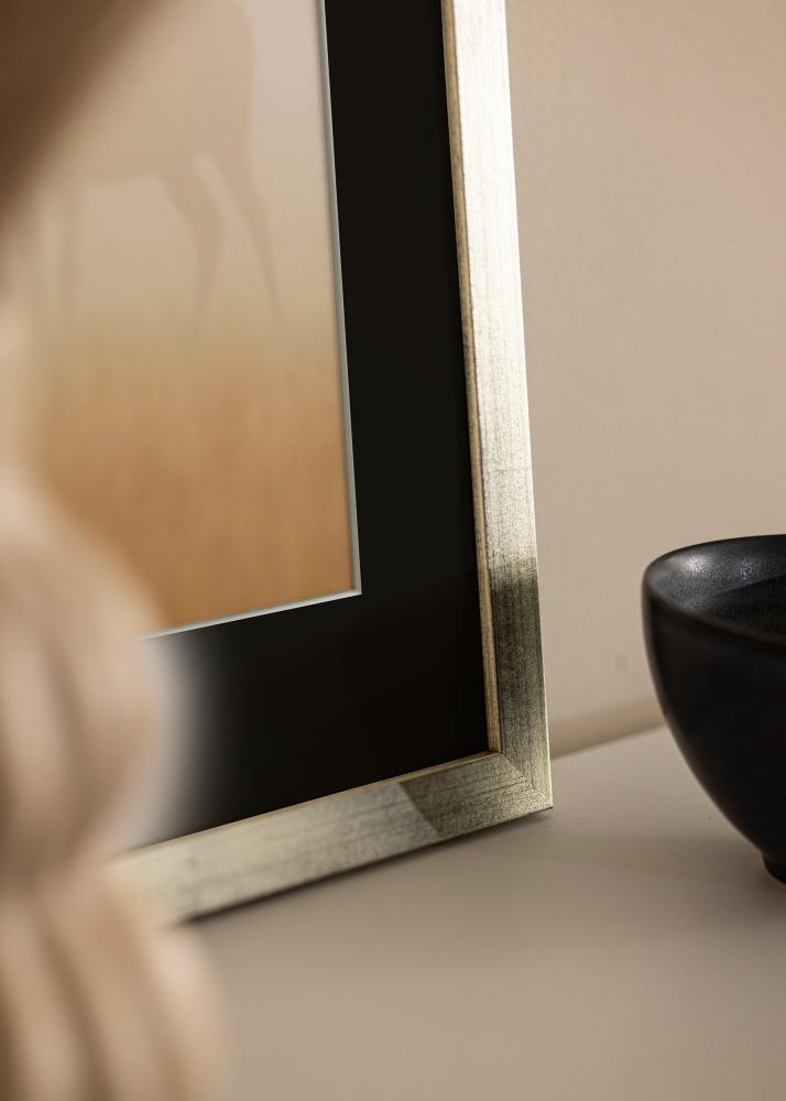 Okvir Eleganten Srebrna 30x40 cm - Paspartŭ Črna 21x29,7 cm (A4)