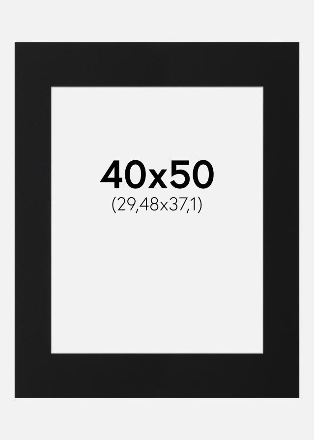 Paspartŭ Črni Standard (Belo Jedro) 40x50 cm (29,48x37,1)