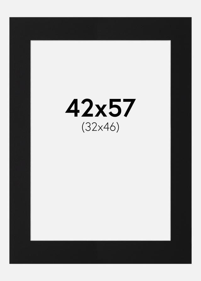 Paspartŭ Črni Standard (Belo Jedro) 42x57 cm (32x46)