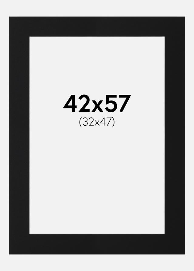 Paspartŭ Črni Standard (Belo Jedro) 42x57 cm (32x47)