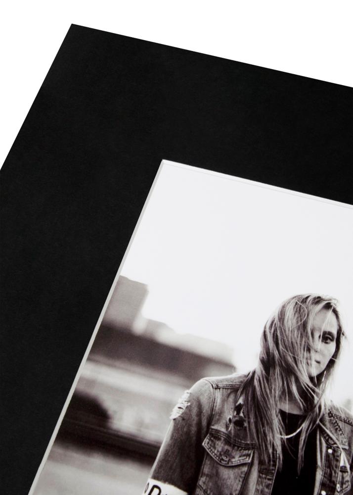 Paspartŭ XL Črna Bel notranji rob 60x80 cm (41x58,4 - A2)